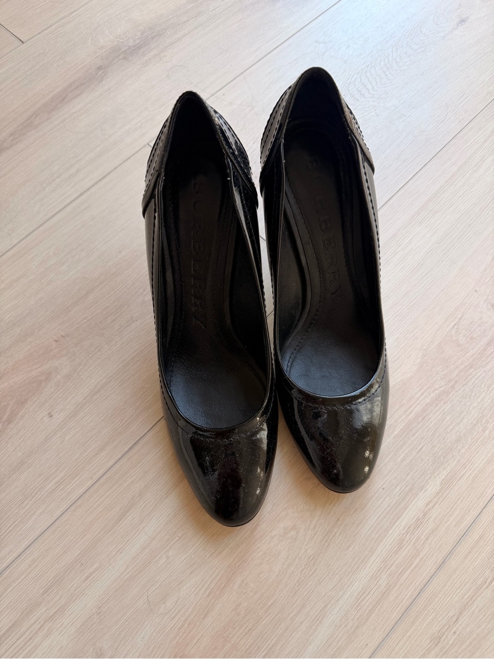 Burberry Black Patent Leather Pointed-Toe Heels